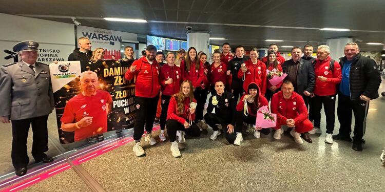 POWRÓT MISTRZÓW! Polska kadra bokserska już w kraju!